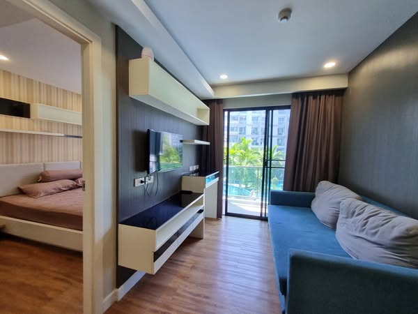 bedroom and room interior of Dusit Grand Park