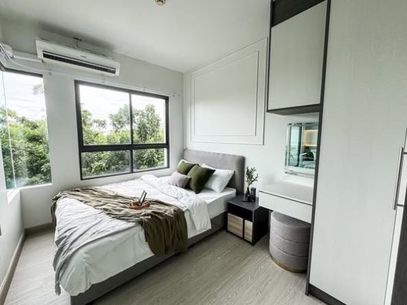 bedroom and room interior of Ease1 Rama2