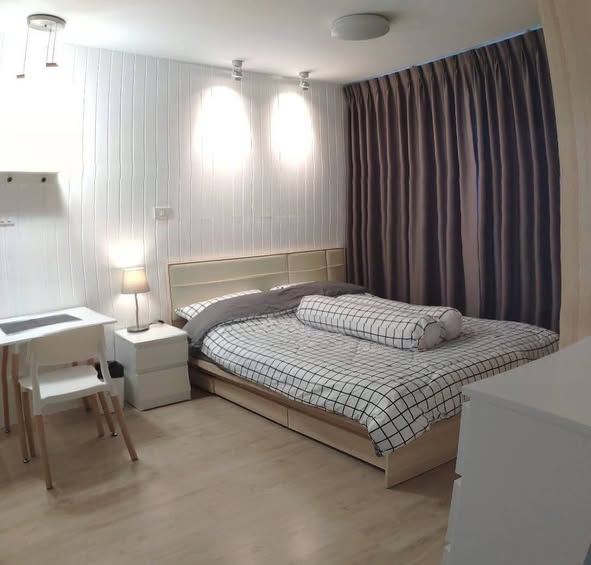 bedroom of Elio Del Ray