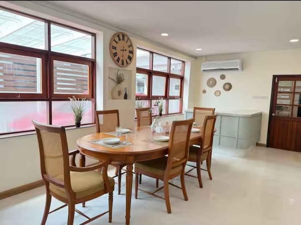 room interior of Golden House Sukhumvit50