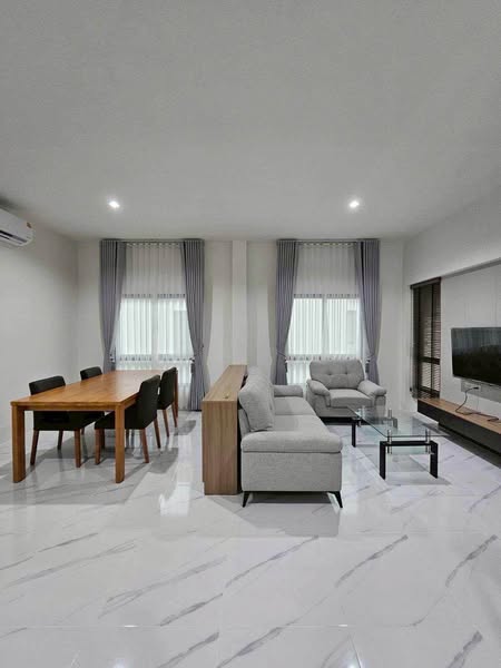 living room of Graceland Family Residences