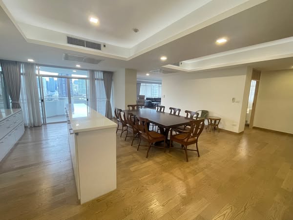 Greenview Ekkamai 10