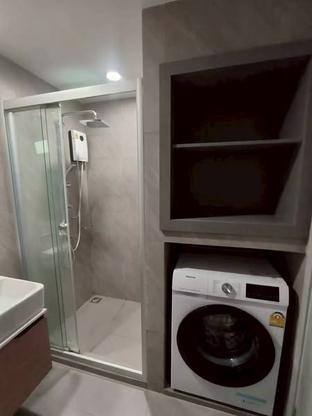 bathroom of IDEO Chula-Sam Yan