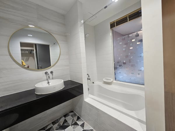 bathroom of Ideo Mix Sukhumvit 103