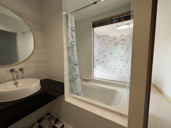 bathroom of Ideo Mix Sukhumvit 103