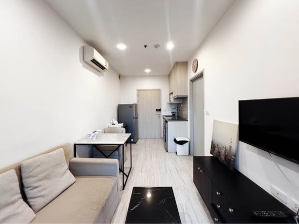 living room of Ideo Mobi Sukhumvit Eastgate