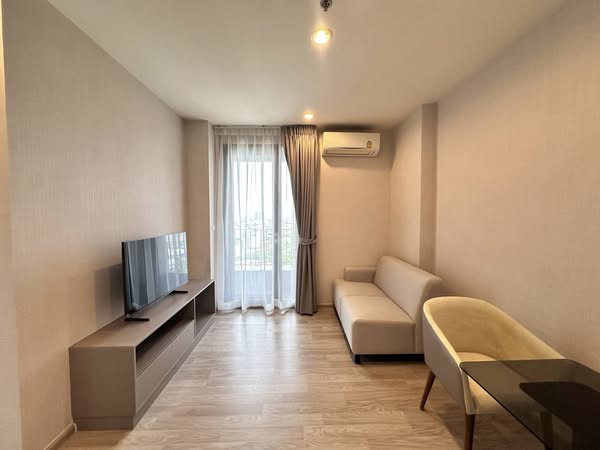 bedroom and living room of Ideo Mobi Sukhumvit Eastpoint