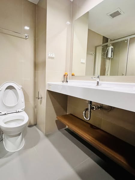 bathroom of Ideo Sukhumvit 93