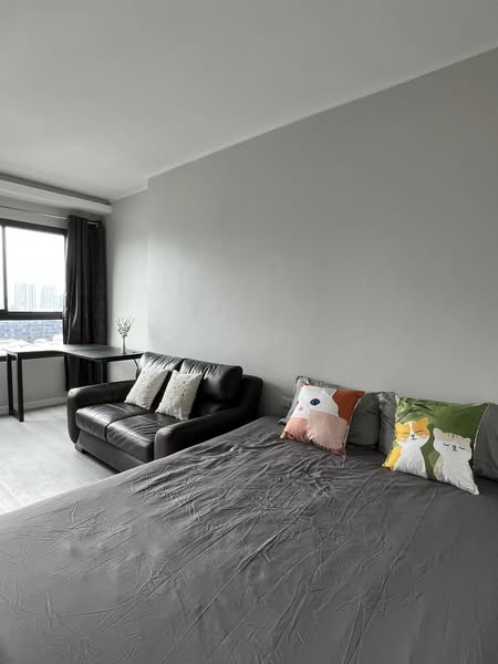 living room and bedroom of Ideo Sukhumvit 93