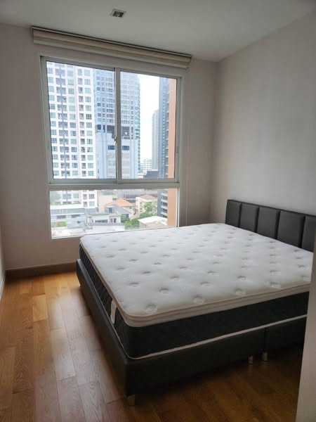 bedroom of Ivy Sathon 10