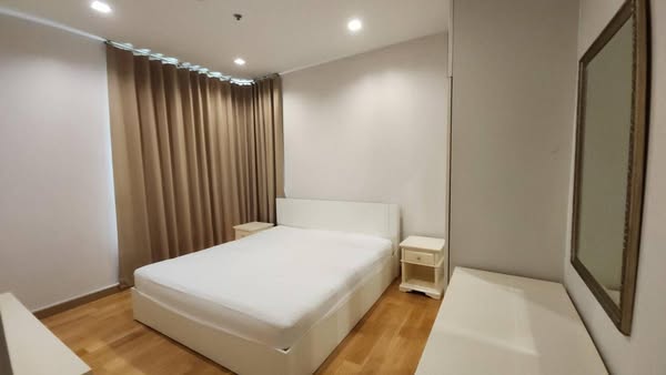 bedroom and room interior of Ivy Sathon 10