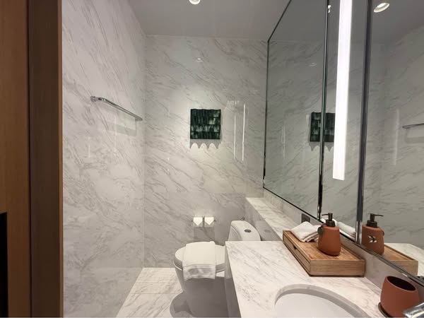 bathroom of Kimpton Maa-Lai Bangkok