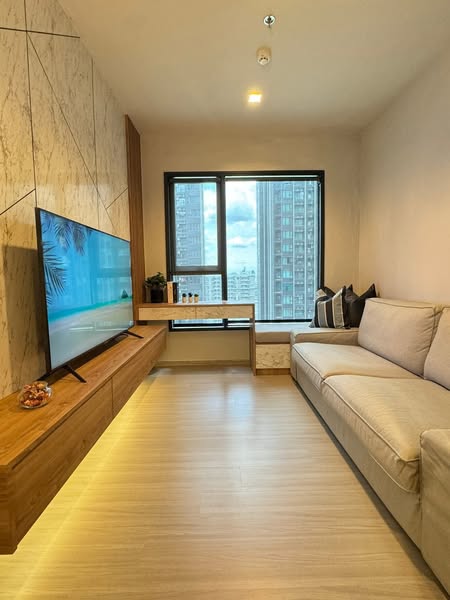 living room of Life Asoke – Rama 9