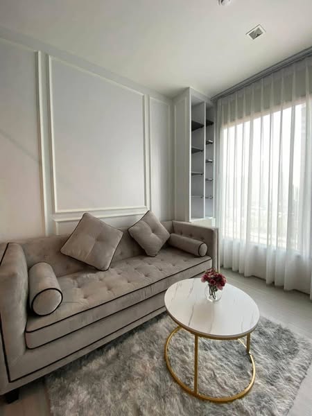 living room of Life Asoke – Rama 9
