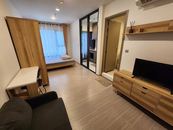 bedroom of Life Asoke Hype