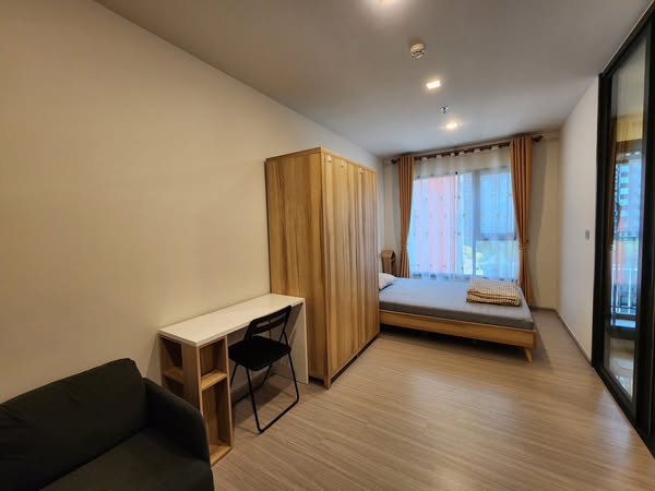 bedroom and room interior of Life Asoke Hype