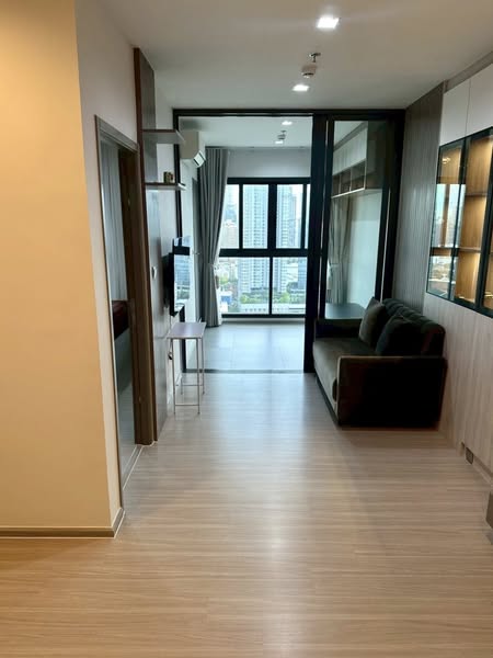 room interior of Life Asoke Hype
