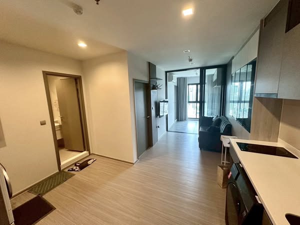 room interior of Life Asoke Hype