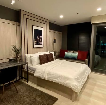 bedroom of Life One Wireless