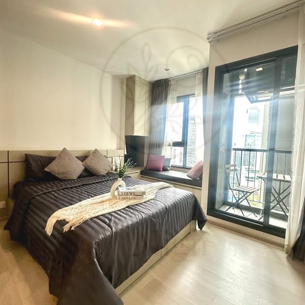 bedroom of Life One Wireless