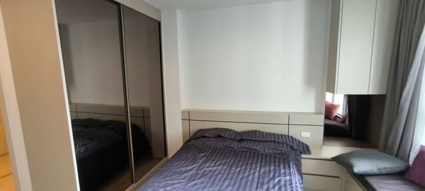 bedroom of Life One Wireless