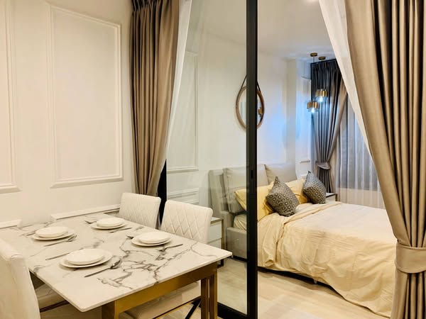 bedroom of Life One Wireless