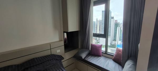 bedroom of Life One Wireless