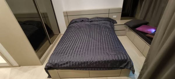 bedroom of Life One Wireless