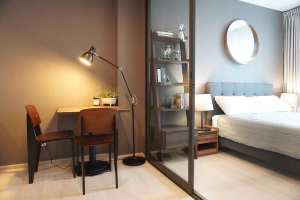 bedroom of Life One Wireless