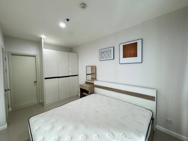 bedroom of Life Sukhumvit 48