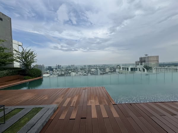 pool of Life Sukhumvit 48