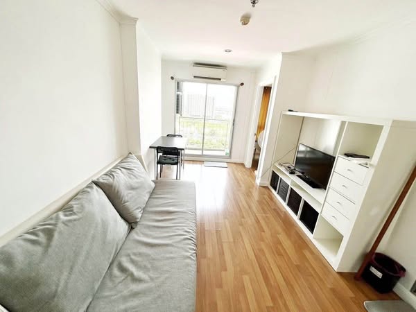 living room of Lumpini Park Riverside Rama 3