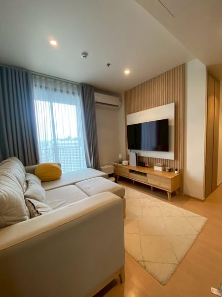 bedroom and living room of Maru Ladprao 15 : มารุ ลาดพร้าว 15