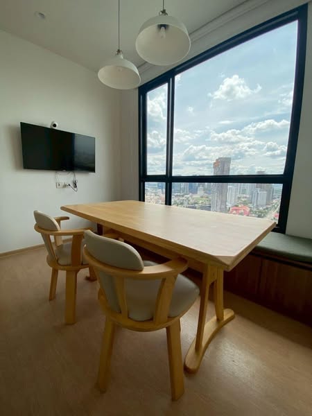 room interior of Maru Ladprao 15 : มารุ ลาดพร้าว 15