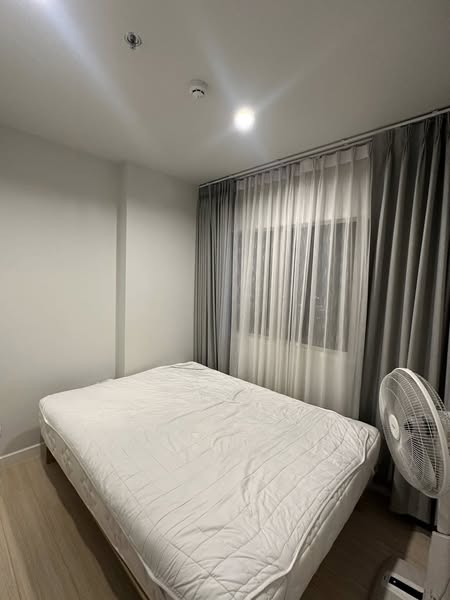 bedroom of Metro Sky Wutthakat