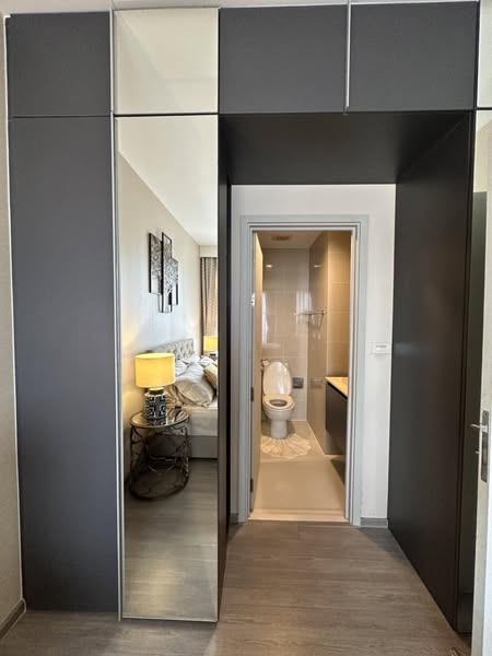 room interior and bathroom of Nye by Sansiri