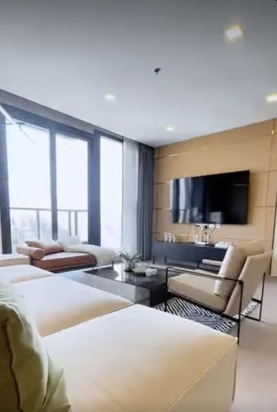 living room and bedroom of One9Five Asoke – Rama 9