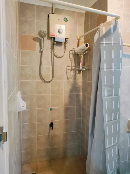 bathroom of Pattarapa Place Condominium