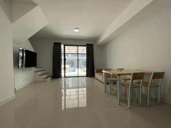 living room and room interior of พลีโน่ สุขุมวิท-บางนา Pleno Sukhumvit-Bangna