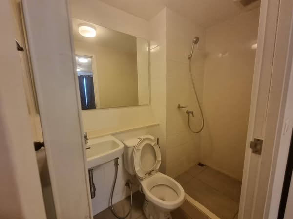 PLUM CONDO ราม 60 อินเตอร์เชนจ์