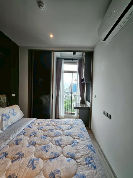 bedroom of Rhythm Ekkamai Estate