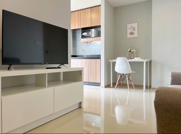 living room and room interior of Rich Park Chao Phraya