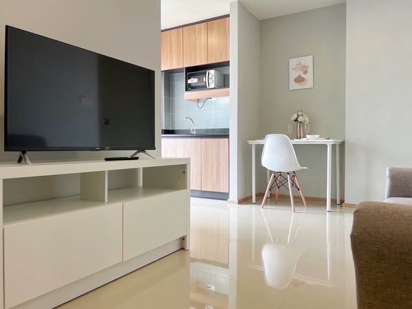 living room and room interior of Rich Park Chao Phraya