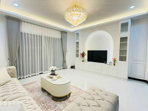 living room and bedroom of Royal Riverside Villa