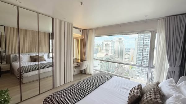 bedroom of Sukhumvit Suite