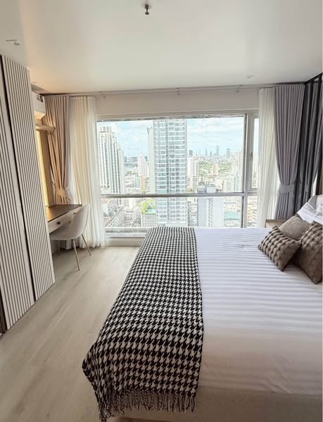 bedroom of Sukhumvit Suite