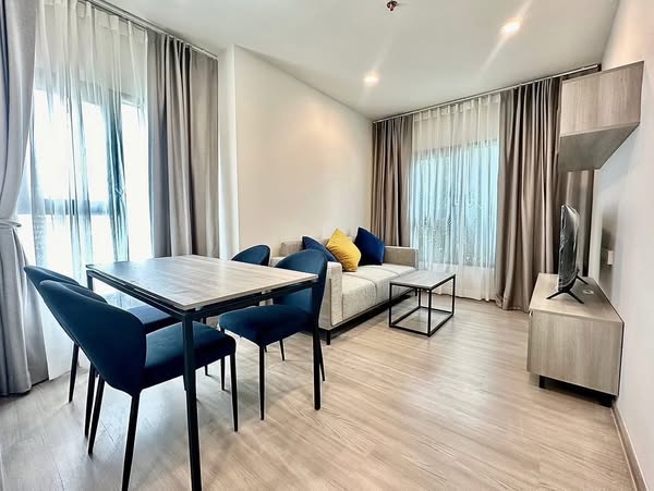 living room and bedroom and room interior of THE BASE Phetchaburi-Thonglor เดอะ เบส เพชรบุรี – ทองหล่อ