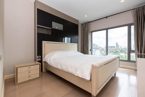 bedroom of The Crest Sukhumvit 34