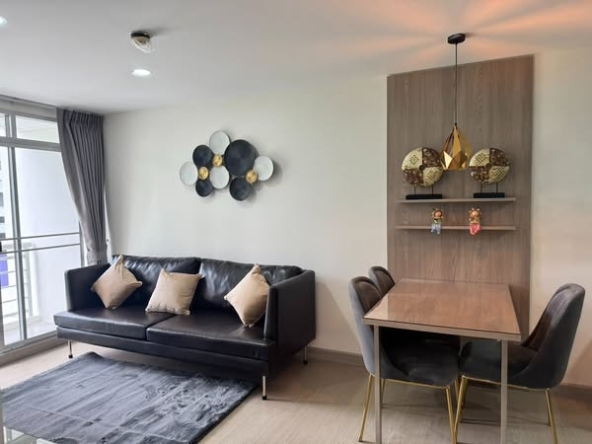 living room and room interior of The Link Sukhumvit 50
