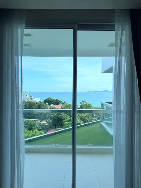 room interior of The Palm Wongamat Beach Pattaya